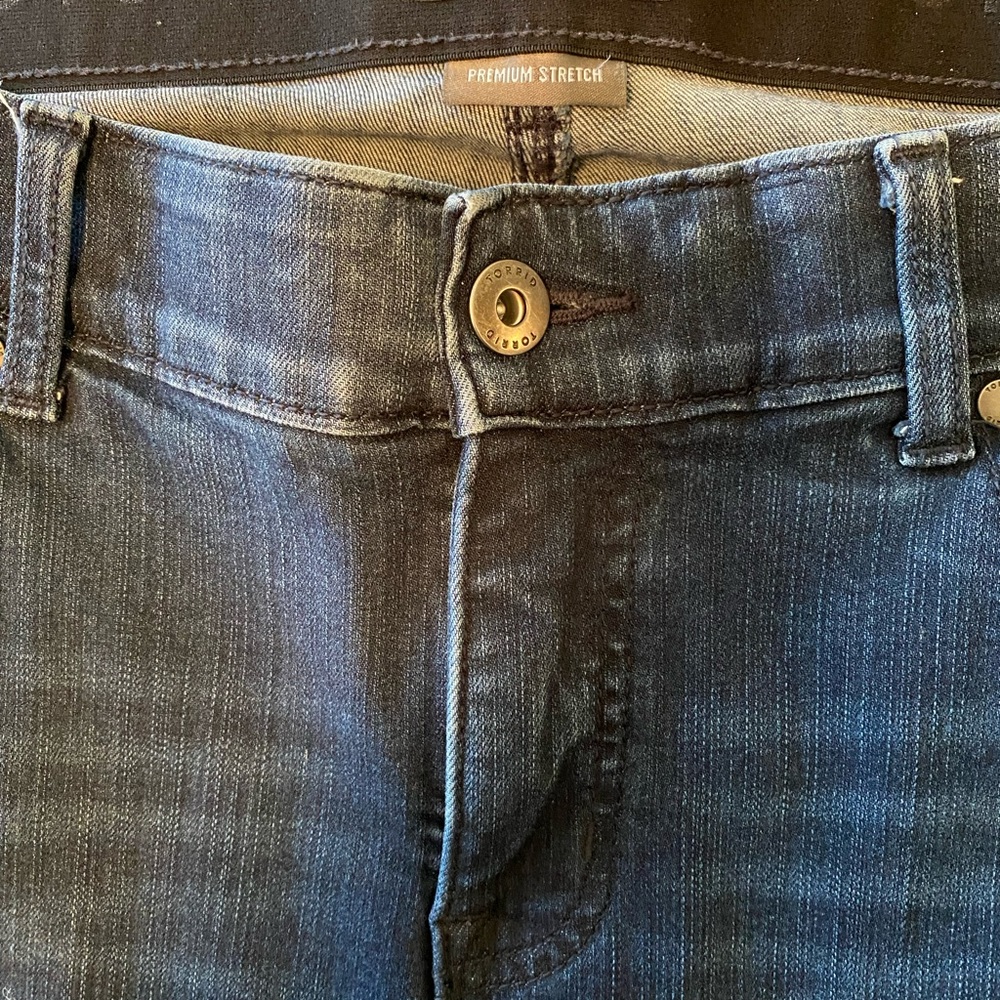 Torrid Bombshell Skinny Jeans size 20R.